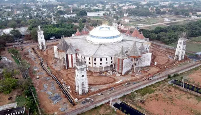 ఆసియా ఖండంలోనే అతిపెద్ద చర్చి నిర్మాణం.. తెలంగాణలోనే ఎక్కడో తెలుసా..? ఆసియా ఖండంలోనే అతిపెద్ద చర్చి నిర్మాణం.. తెలంగాణలోనే ఎక్కడో తెలుసా..?