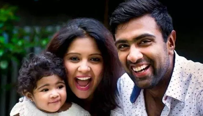 అశ్విన్కి నాపై ఉన్న విపరీతమైన ప్రేమ గురించి స్కూల్ మొత్తానికి తెలుసు అశ్విన్కి నాపై ఉన్న విపరీతమైన ప్రేమ గురించి స్కూల్ మొత్తానికి తెలుసు