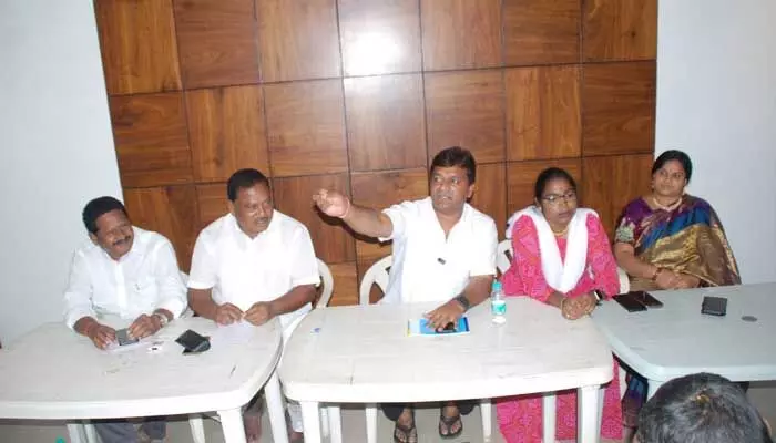 రెండేళ్లు పదవిలో ఉండి ఏమి చేశావ్ ? రెండేళ్లు పదవిలో ఉండి ఏమి చేశావ్ ?