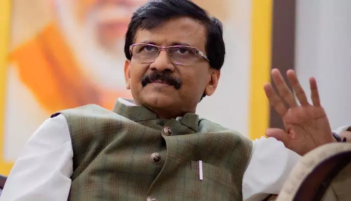 ముంబైని మహారాష్ట్ర నుంచి విడగొట్టే కుట్ర: సంజయ్ రౌత్ ముంబైని మహారాష్ట్ర నుంచి విడగొట్టే కుట్ర: సంజయ్ రౌత్