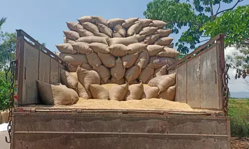 రైస్‌మిల్ నిర్వాకం.. సీఎం ప్రకటించినా ఆగని దోపిడీ