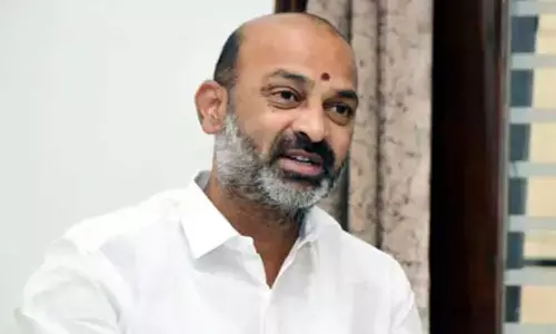 పొంగులేటితో ఈటల భేటీ.. బండి సంజయ్ సంచలన వ్యాఖ్యలు