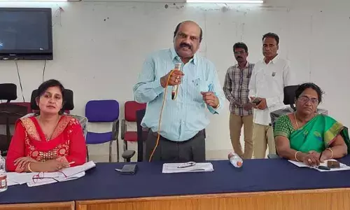 మాతృ, శిశు మరణాలు జరగకుండా అప్రమత్తంగా ఉండాలి : జిల్లా వైద్యాధికారి