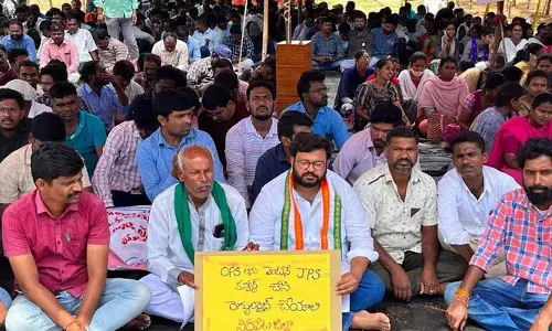 జూనియర్ పంచాయతీ కార్యదర్శులను రెగ్యులరైజ్ చేయాలి : ఓబీసీ సెల్ జిల్లా చైర్మన్ డా.సూర్యవర్మ