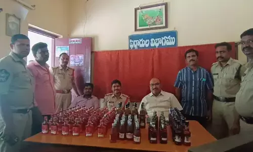 శ్రీశైలంలో భారీగా మద్యం పట్టివేత..