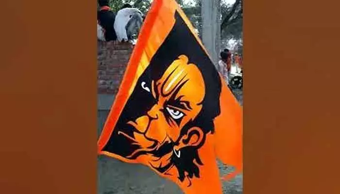 ఖమ్మంలో ఉద్రిక్తత.. కాంగ్రెస్ కార్యాలయం ముట్టడికి బజరంగ్ దళ్ యత్నం ఖమ్మంలో ఉద్రిక్తత.. కాంగ్రెస్ కార్యాలయం ముట్టడికి బజరంగ్ దళ్ యత్నం