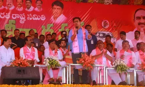 నల్లధనం తెస్తానని.. తెల్ల మొఖం వేసిండు : కేంద్ర ప్రభుత్వంపై మంత్రి కేటీఆర్ ఫైర్