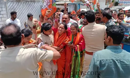 ఎమ్మెల్సీ జీవన్ రెడ్డి ఇంటి వద్ద తీవ్ర ఉద్రిక్తత