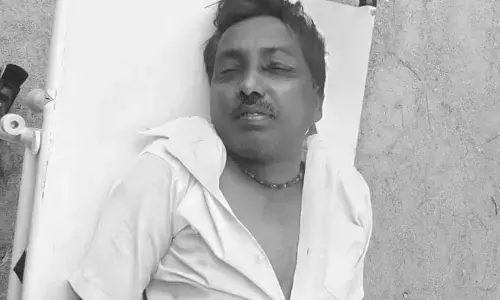 అప్పుల బాధలు తాళలేక వ్యక్తి బలవన్మరణం