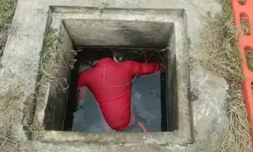 మ్యాన్ హోల్లో బాలుడి మృతదేహం లభ్యం..