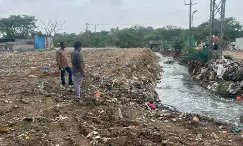 నాలా కబ్జాచేస్తున్న వారి పై చట్టరిత్యా చర్యలు తీసుకుంటాం : తహసిల్దార్​ గోవర్ధన్​