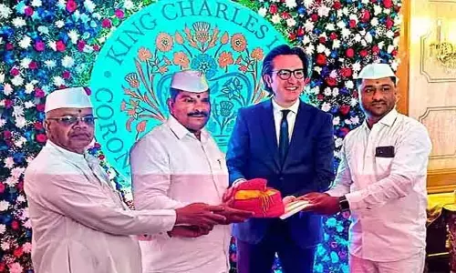 King Charles Coronation | కింగ్ చార్లెస్‌కు ముంబై డబ్బావాలాల ప్రత్యేక కానుక