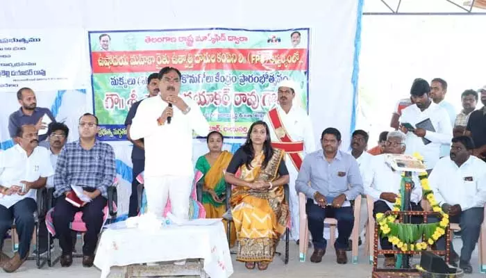 మహిళలు అన్ని రంగాల్లో రాణించాలి : మంత్రి ఎర్రబెల్లి దయాకర్ రావు మహిళలు అన్ని రంగాల్లో రాణించాలి : మంత్రి ఎర్రబెల్లి దయాకర్ రావు