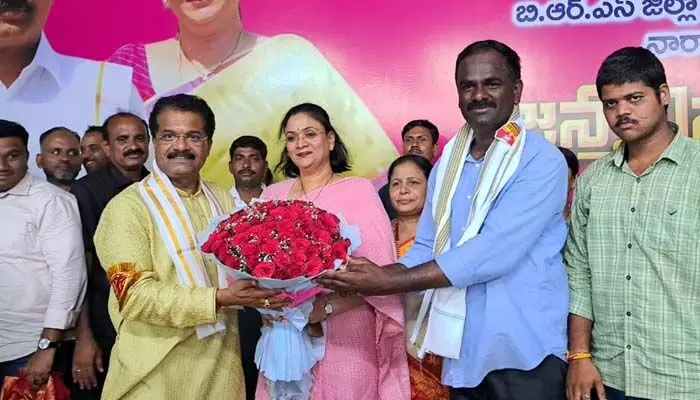 సాగు నీరు ఇచ్చి తల ఎత్తుకొని తిరిగేలా చేస్తా : ఎమ్మెల్యే ఎస్. రాజేందర్ రెడ్డి సాగు నీరు ఇచ్చి తల ఎత్తుకొని తిరిగేలా చేస్తా : ఎమ్మెల్యే ఎస్. రాజేందర్ రెడ్డి