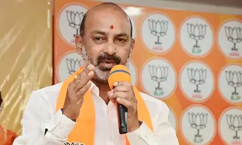బీఆర్ఎస్‌ నేతలకు బిగ్ షాక్.. ఆసక్తికర వీడియో విడుదల చేసిన బండి సంజయ్! (వీడియో)