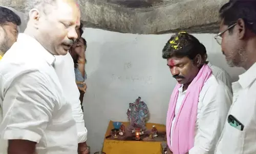 వేణుగోపాలస్వామి ఆలయ పునర్నిర్మాణానికి కృషి చేస్తా : ఎమ్మెల్యే రసమయి