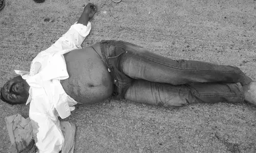 ట్రాక్టర్, బైక్ ఢీ.. వ్యక్తి మృతి