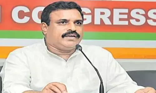కామారెడ్డి టికెట్ నాకు ఇవ్వండి.. గాంధీభవన్‌లో బెల్లయ్య నాయక్ ఆందోళన