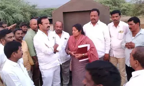 ఈ నెల 8 న దేవరకద్ర రైల్వే ఓవర్ బ్రిడ్జి ప్రారంభం.. ఏర్పాట్లను పరిశీలించిన ఎమ్మెల్యే ఆల