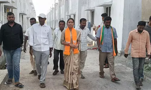 ఎమ్మెల్యే సొంత గ్రామంలో ఒక్క డబుల్ బెడ్ రూం ఇవ్వలేదు : బీజేపీ రాష్ట్ర కార్యవర్గ సభ్యురాలు భోగ శ్రావణి.