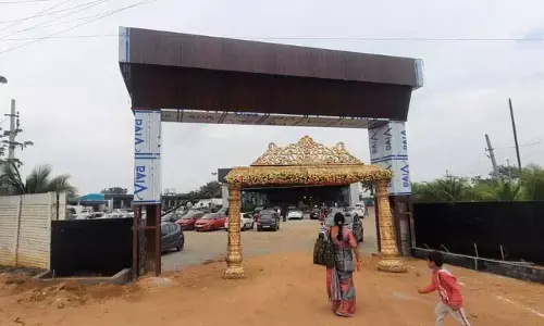ప్రభుత్వ భూములని తేల్చినా.. ఆగని ఆక్రమణలు
