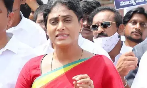 సీఎం కేసీఆర్‌పై YS షర్మిల ఘాటు వ్యాఖ్యలు