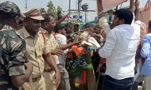 గురునానక్ కాలేజీని ముట్టడించిన బీజేవైఎం