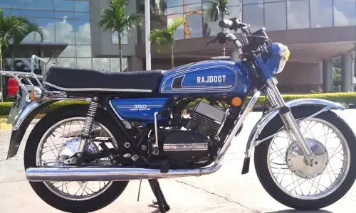మళ్లీ మార్కెట్లోకి ఒకప్పటి క్రేజీ బైక్ ‘Yamaha RD350’..?