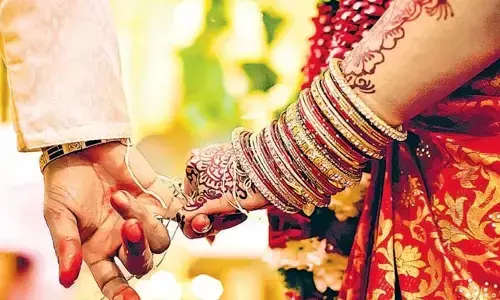 వరుడి వెకిలి చేష్టలు.. తట్టుకోలేక షాకిచ్చిన వధువు