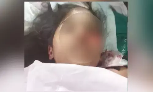 ఐదో అంతస్థు నుంచి జారిపడి యువతి మృతి