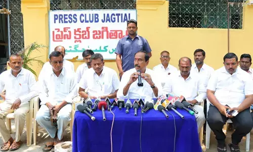 జీవన్ రెడ్డి.. ప్రజలను తప్పుదోవపట్టించడం మానుకోవాలి : ఎమ్మెల్యే సంజయ్ కుమార్