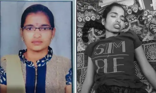 రాజధానిలో గ్రూప్స్ పరీక్షలు చదువుతున్న విద్యార్థిని ఆత్మహత్య..