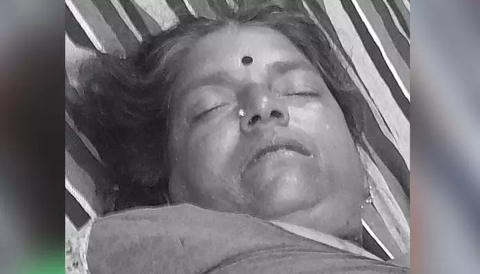 పిడుగుపాటుకు మహిళ మృతి పిడుగుపాటుకు మహిళ మృతి