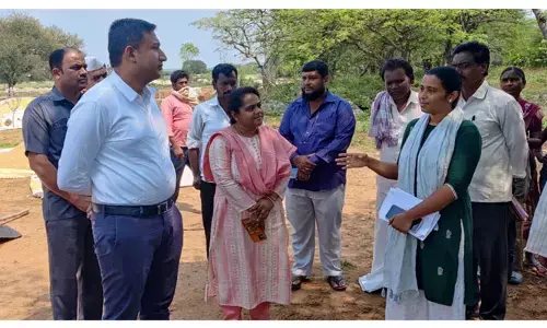 ధాన్యం కొనుగోళ్ల ప్రక్రియ వేగవంతం చేయాలి : జిల్లా కలెక్టర్ రాజర్షి షా