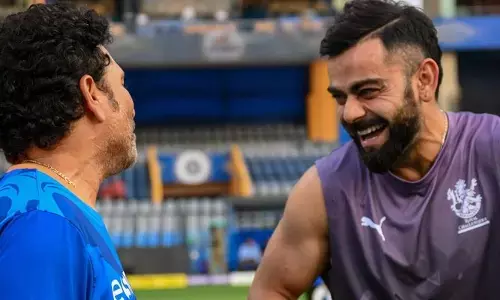 IPL 2023: కీలక పోరుకు ముందు సచిన్‌ను కలిసిన విరాట్ కోహ్లీ..