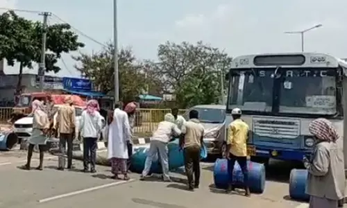 ఆగ్రహించిన రైతన్న
