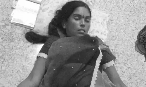 భర్త వేధింపులు భరించలేక భార్య ఆత్మహత్య..