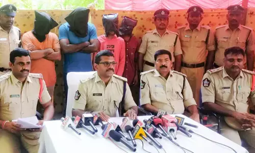 నలుగురు అంతరాష్ట్ర ద్విచక్ర వాహన దొంగలు అరెస్టు