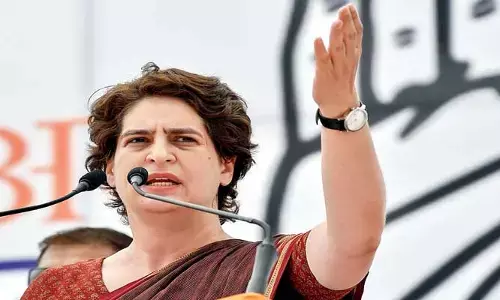 ప్రియాంక సభతో యువతకు జోష్... నాయకుల ఖామోష్