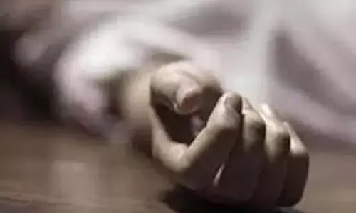 రోడ్డు ప్రమాదంలో యువతి దుర్మరణం..