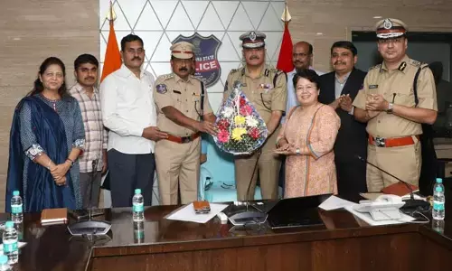 మణిపూర్​ ఆపరేషన్‌లోని పోలీసులకు డీజీపీ సన్మానం..