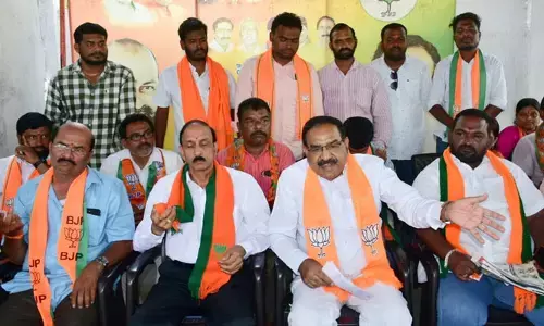 అబద్ధాల్లో తండ్రిని మించిన మంత్రి కేటీఆర్ : బీజేపీ సీనియర్ నాయకుడు సోమారపు సత్యనారయణ