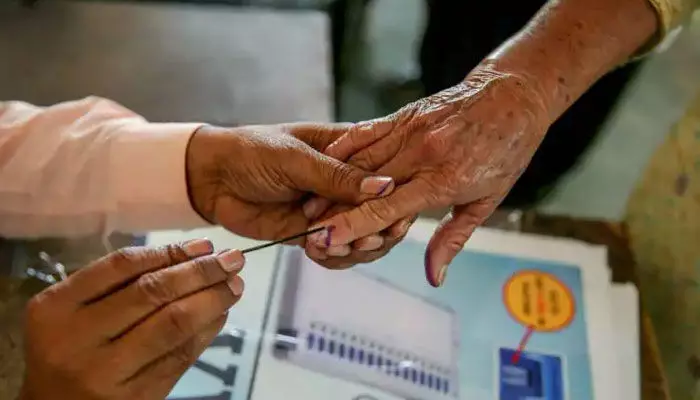 ప్రారంభమైన కర్ణాటక అసెంబ్లీ ఎన్నికల పోలింగ్ ప్రారంభమైన కర్ణాటక అసెంబ్లీ ఎన్నికల పోలింగ్