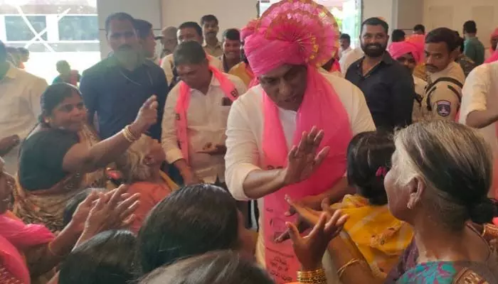 మంత్రి మల్లారెడ్డికి చేదు అనుభవం.. మంత్రి మల్లారెడ్డికి చేదు అనుభవం..