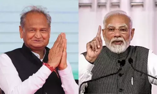 మోడీని పొగడ్తలతో ముంచెత్తిన కాంగ్రెస్ సీఎం