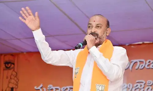 ఉగ్రవాదులకు పాతబస్తీలో MIM స్థావరం కల్పిస్తోంది: బండి సంజయ్