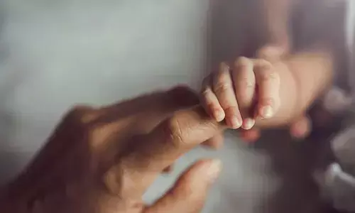 ముగ్గురికి పుట్టిన తొలి బిడ్డ.. కాంట్రవర్షియల్ ట్రీట్మెంట్ సక్సెస్