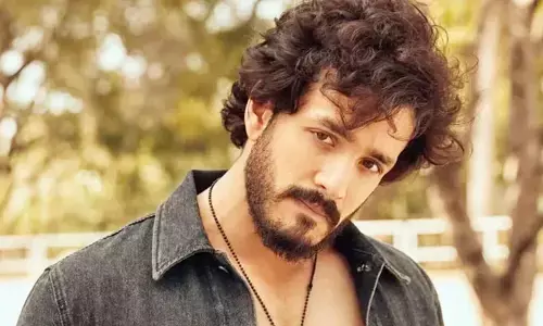 అఖిల్ కోసం క్యూ కడుతున్న స్టార్ డైరెక్టర్స్.. సక్సెస్ అందించేనా?