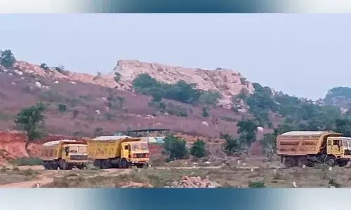 అక్రమ మైనింగ్ తో అడ్డాకుల అందం మాయం..