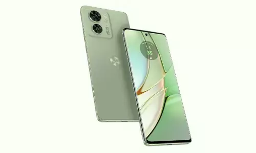 3D కర్వ్డ్ డిస్‌ప్లే‌తో ‘Motorola Edge 40 5G’ స్మార్ట్ ఫోన్